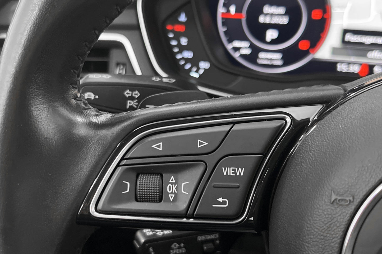 Audi A4 Avant 2.0 TDI quattro Proline Cockpit Pano B-Kamera