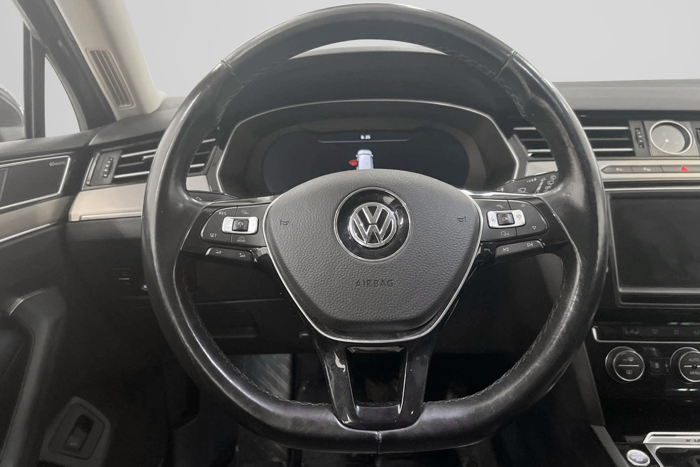 Volkswagen Passat 4M GTS 240hk Cockpit Dynaudio Kamera Drag