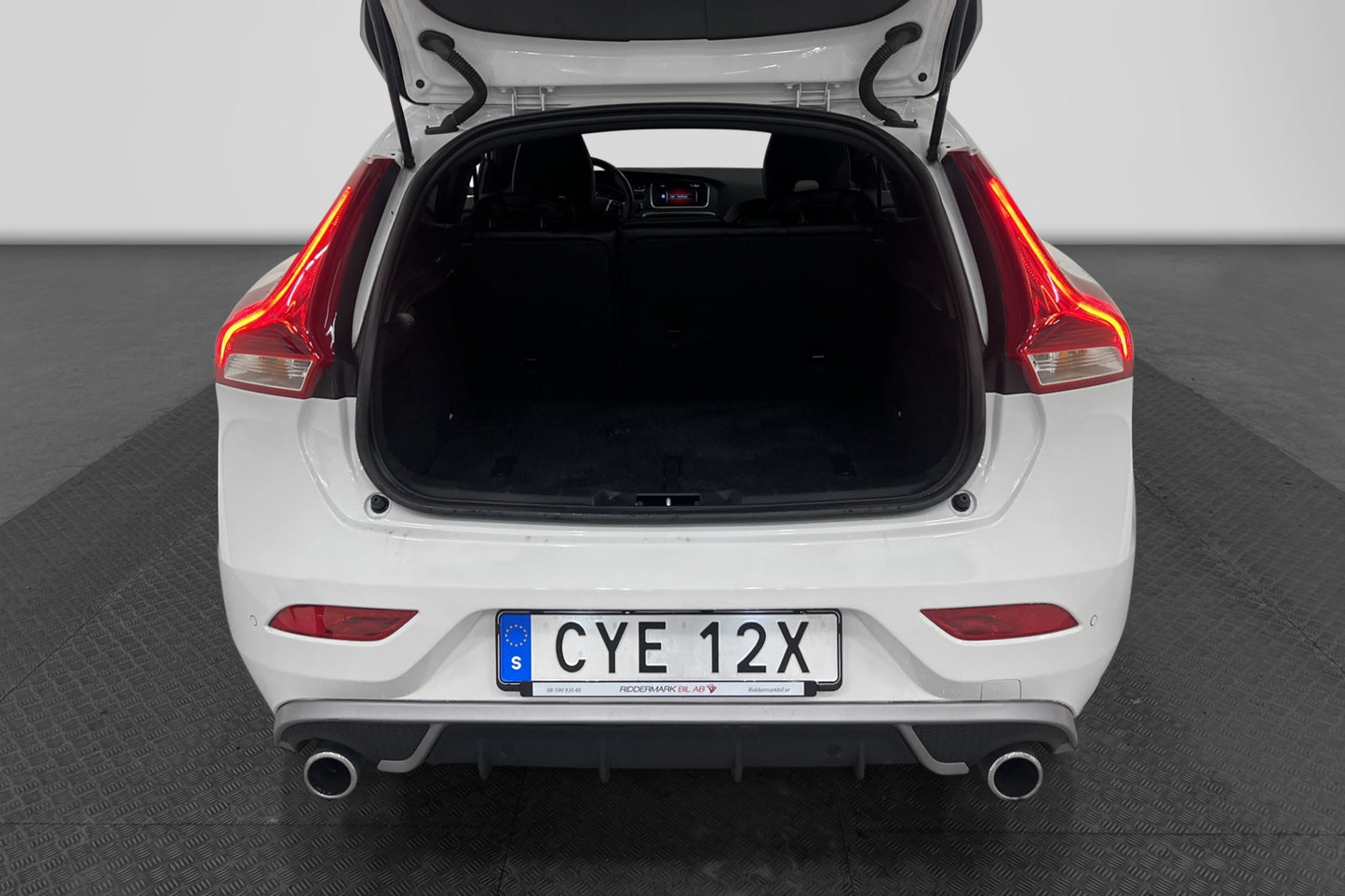 Volvo V40 T3 152hk R-Design Värmare Bluetooth Välservad