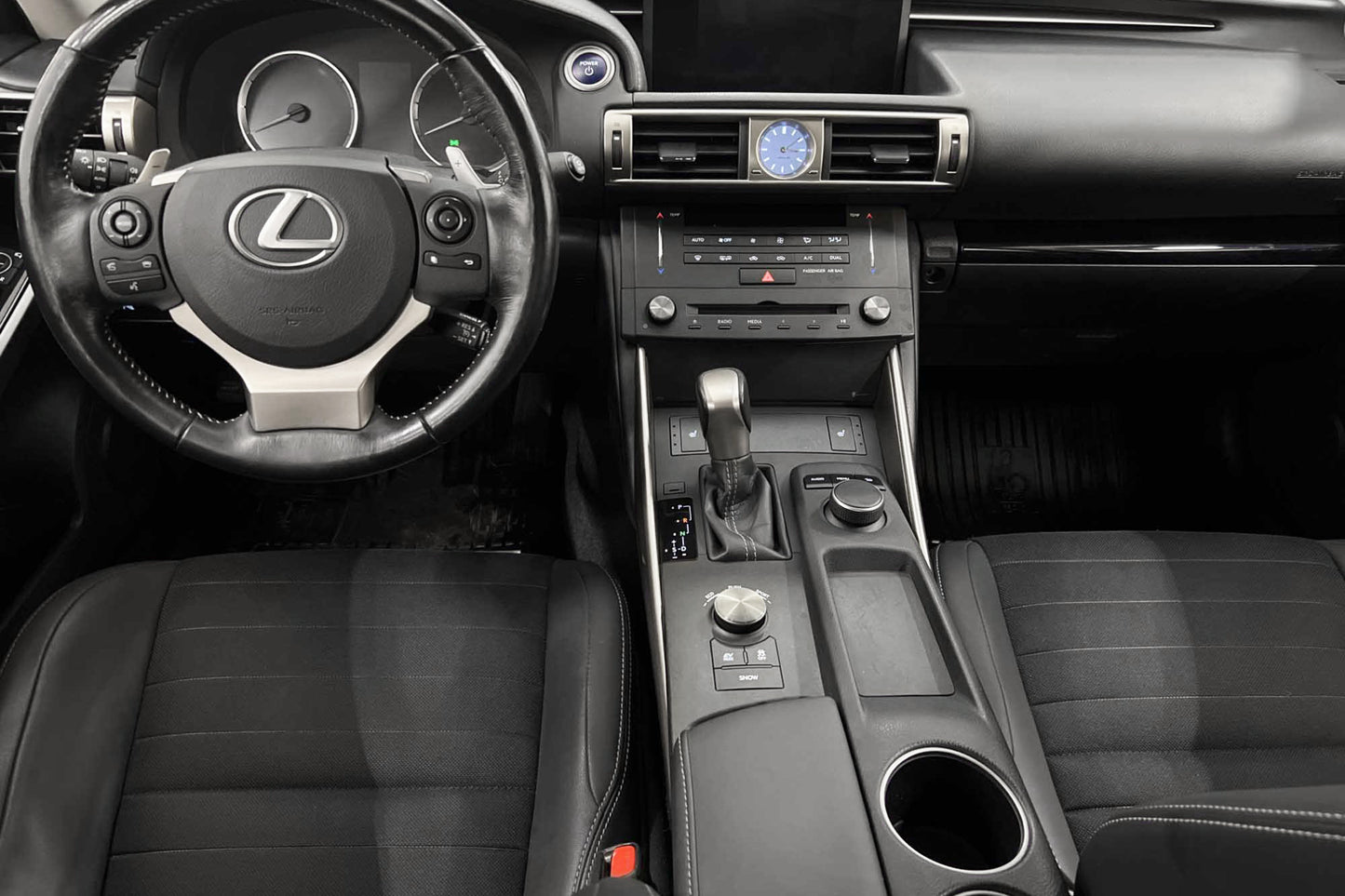 Lexus IS 300h 2.5 CVT 223hk 2 Brukare Navigator 360kr Skatt