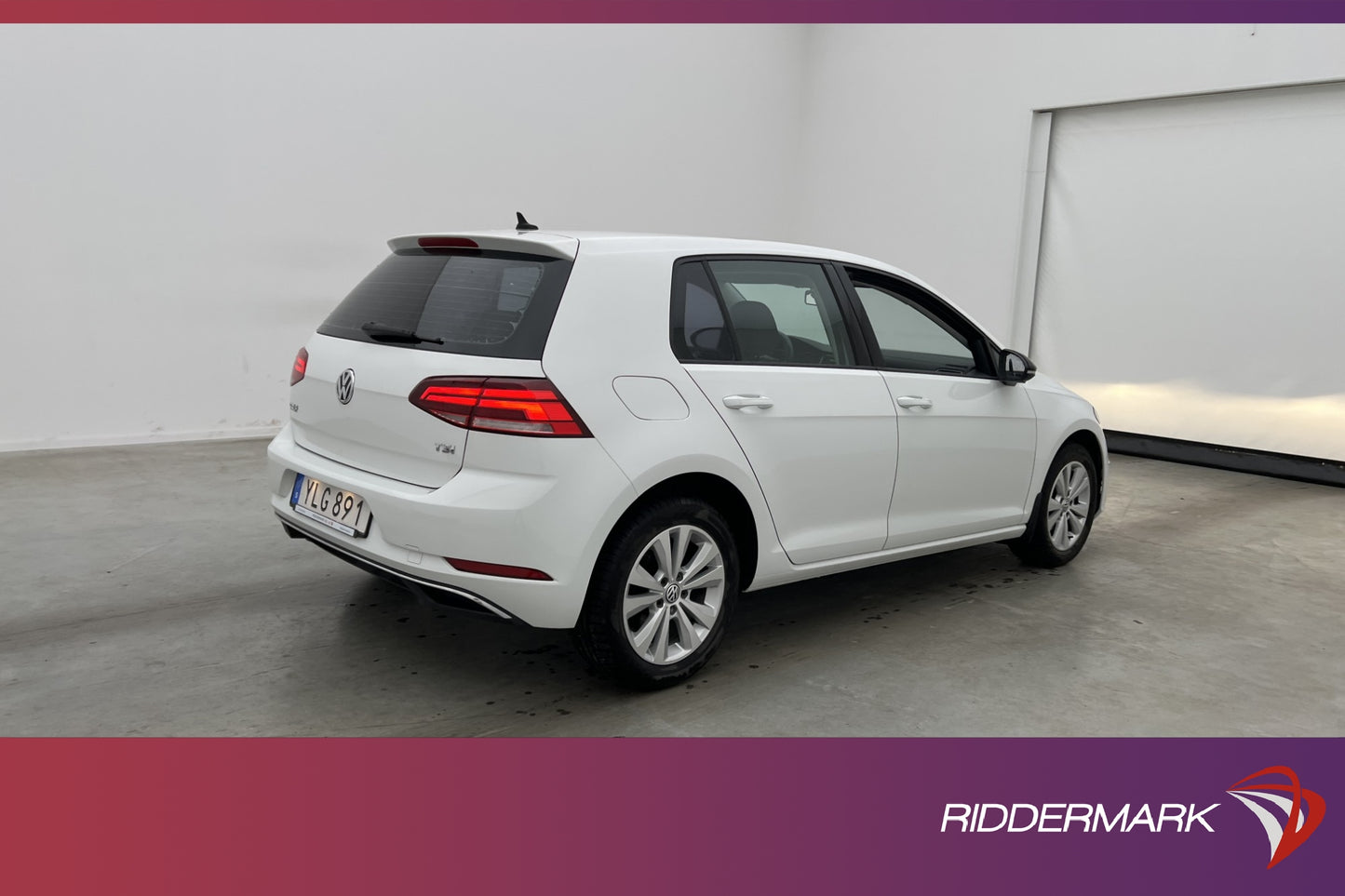 Volkswagen Golf 1.0 TSI 110hk Taklucka CarPlay Välservad