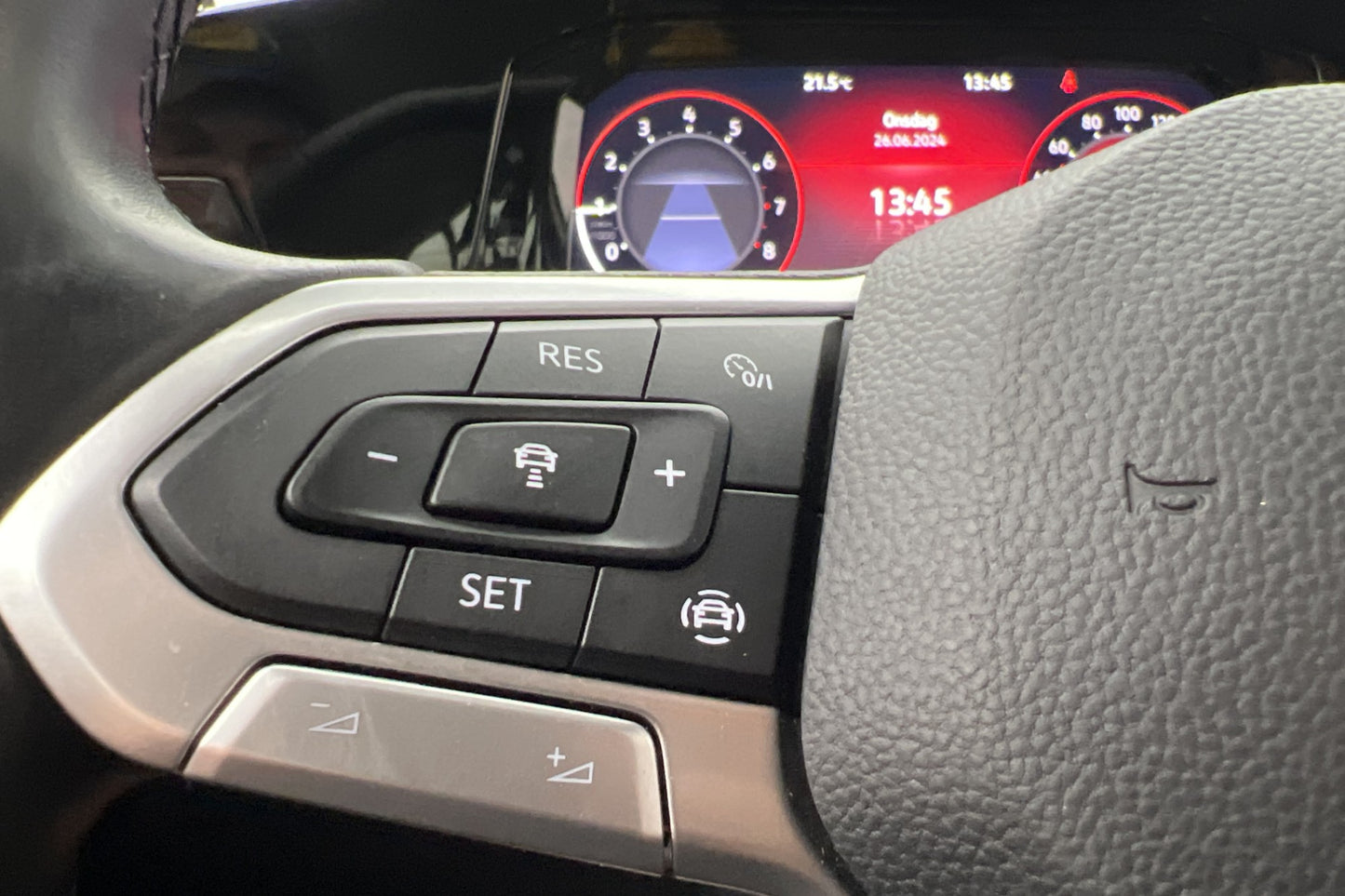 Volkswagen Golf 1.0 TSI 110hk  Rattvärme Carplay Sensorer