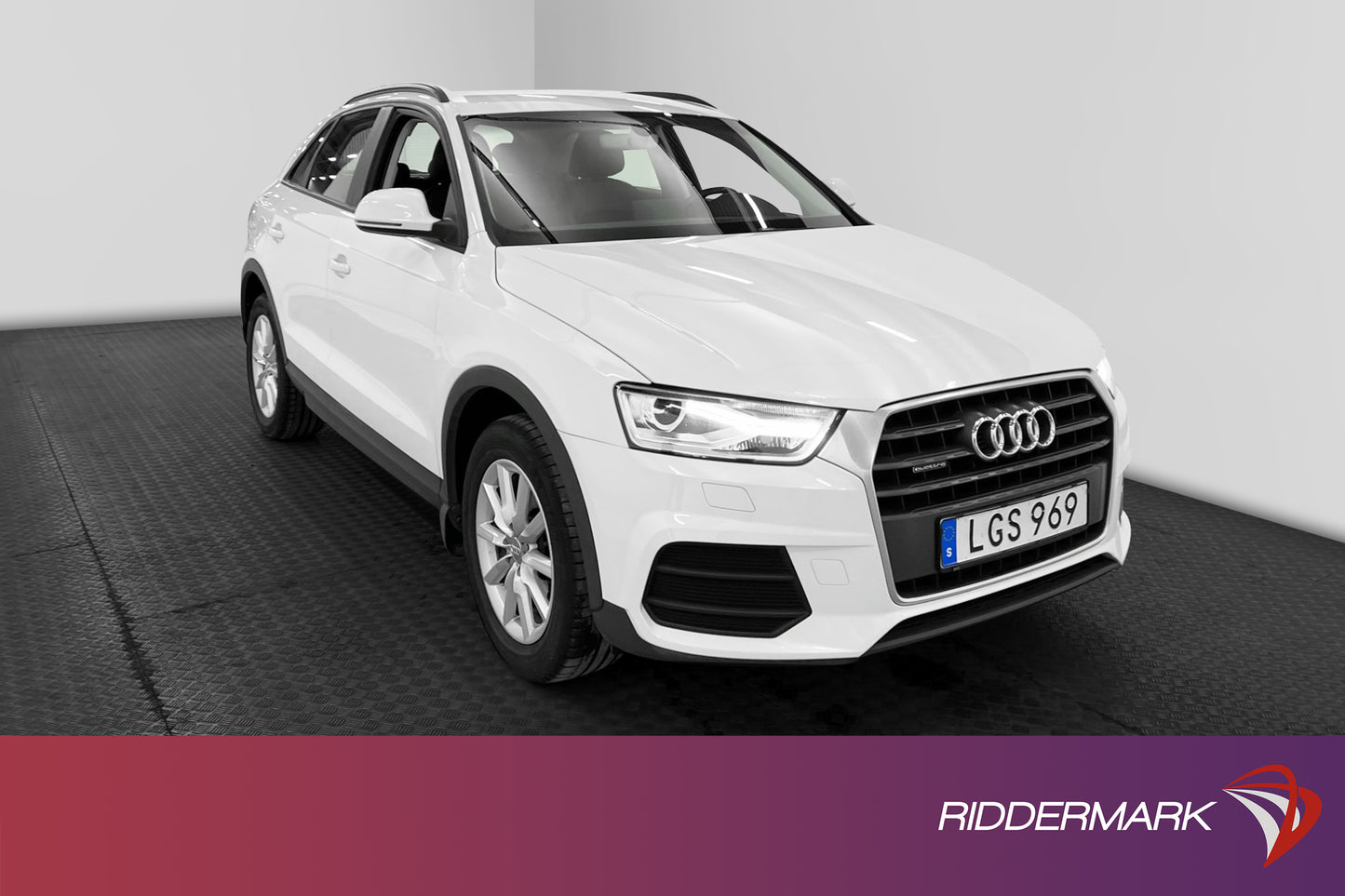 Audi Q3 2.0 TDI quattro 150hk S-Line Halvskinn BT Drag