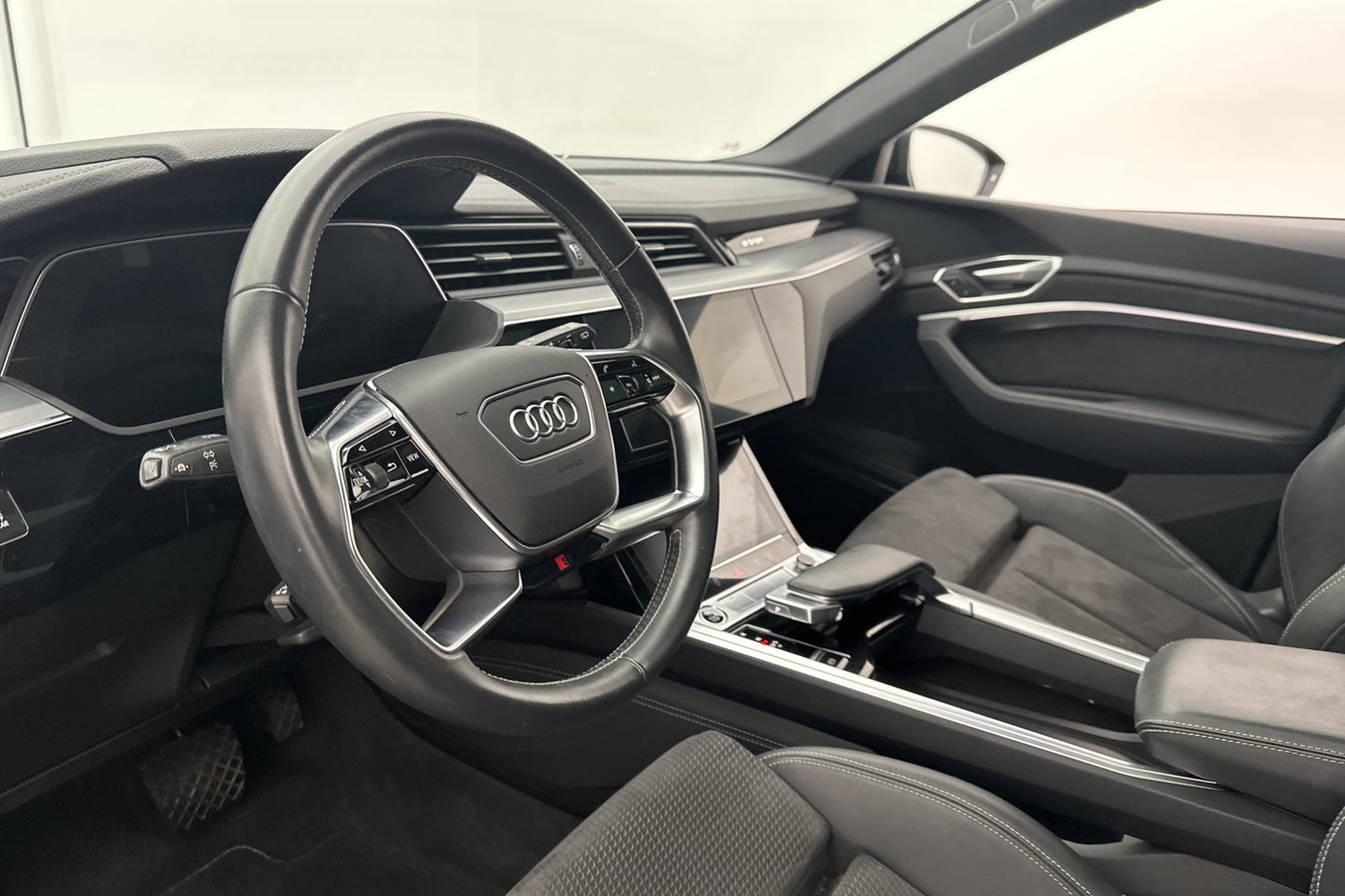 Audi e-tron 55 Quattro S-Line Pano 360° Navi 4-Zon Drag MOMS