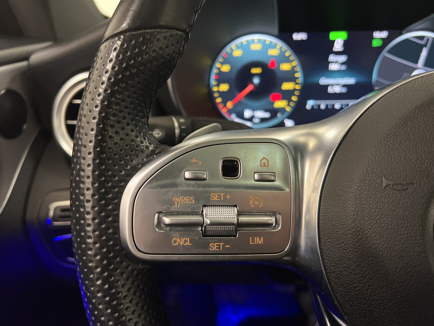 Mercedes-Benz C 200 4MATIC Coupé 9G 184hk Cockpit Panorama