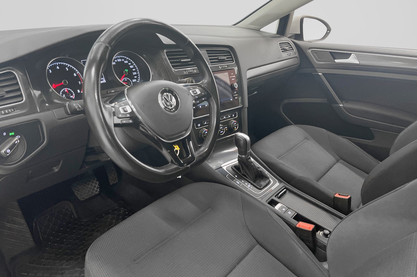 Volkswagen Golf 1.0 TSI 110hk R-line P-Sensorer NyBesiktigad