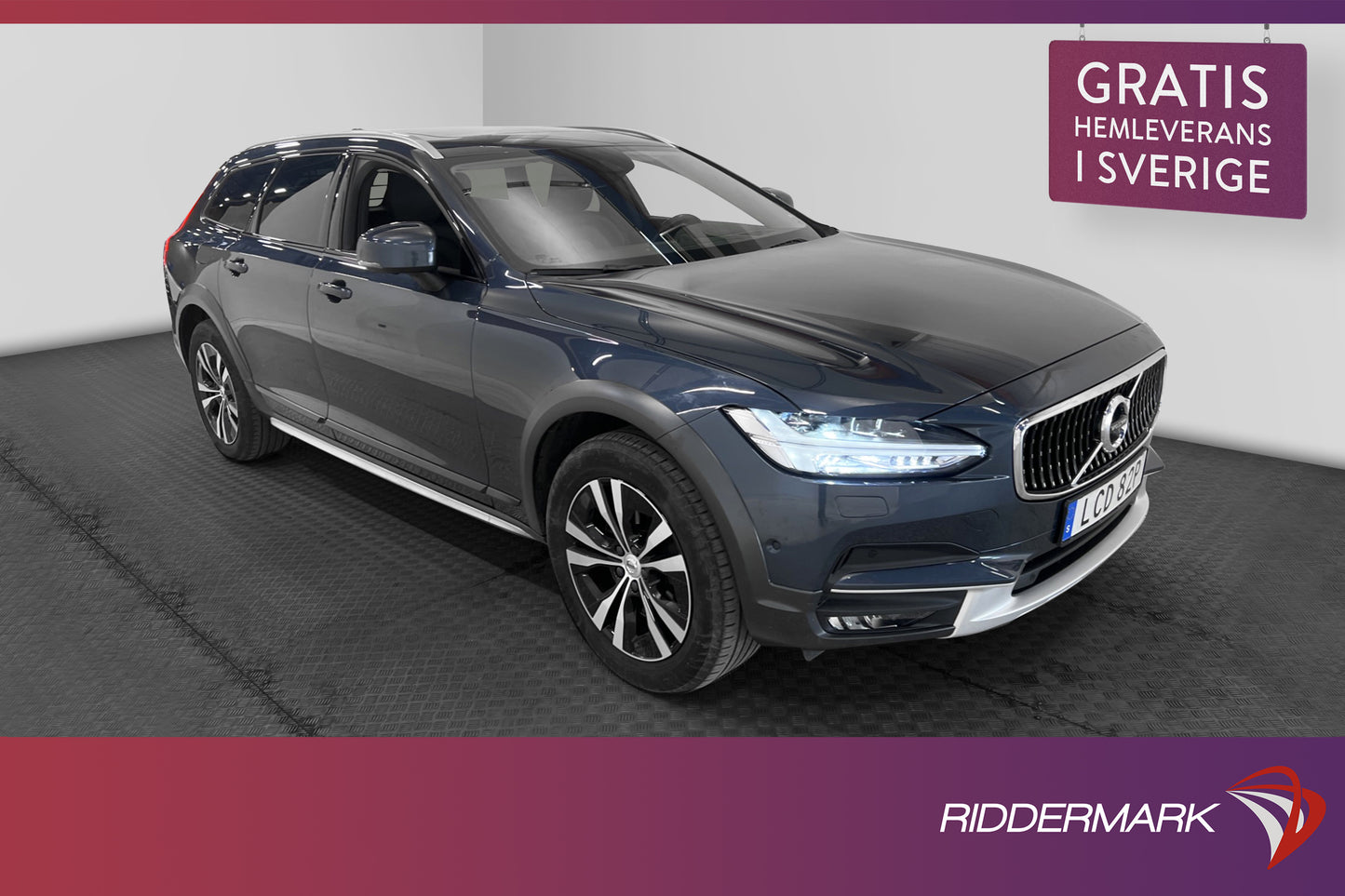 Volvo V90 Cross Country D4 AWD B&W Pano Skinn Dvärm VOC 360°