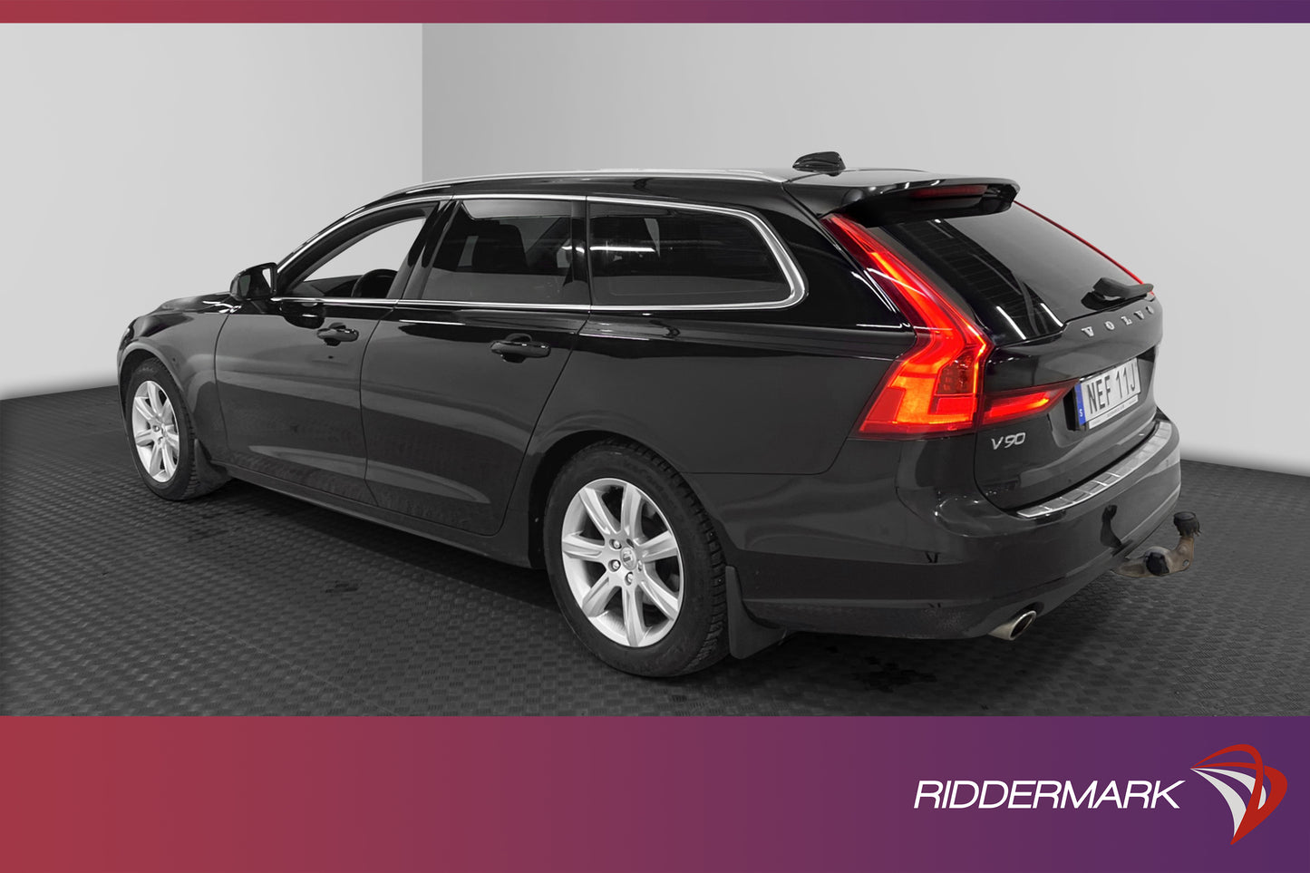 Volvo V90 D4 190hk AWD Momentum D-värm VOC Navi Drag