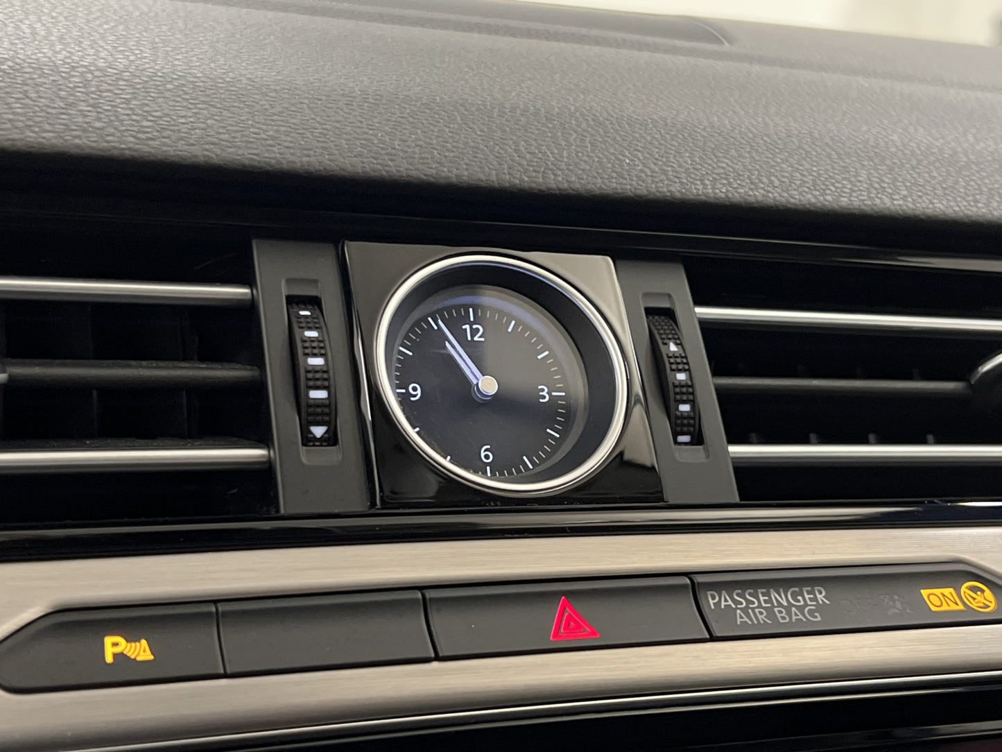 Volkswagen Passat TDI 190hk R-Line Cockpit Kamera Värm Drag