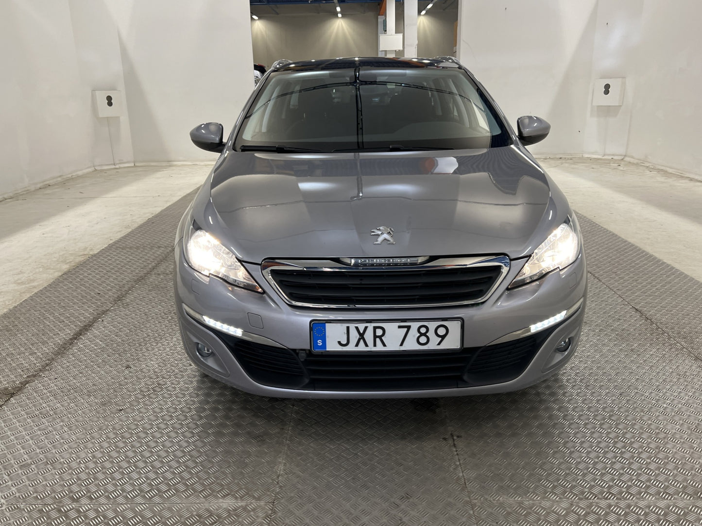 Peugeot 308 SW 1.2 e-THP 110hk  Active Pano P-sensor 1-ägare