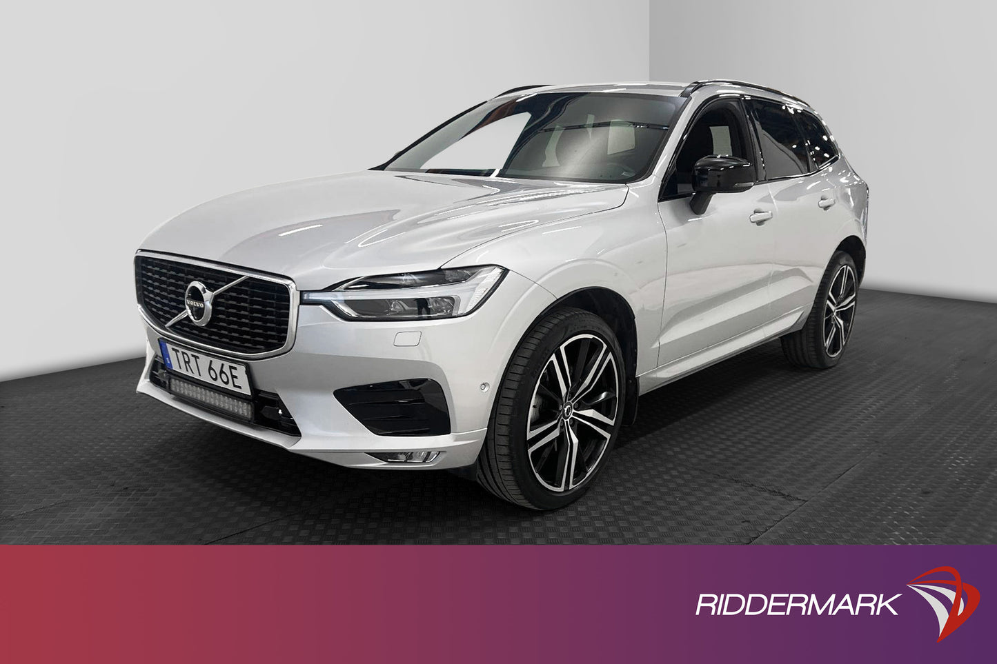 Volvo XC60 B5 AWD 235hk R-Design VoC Pano Skinn 360-Kam Drag