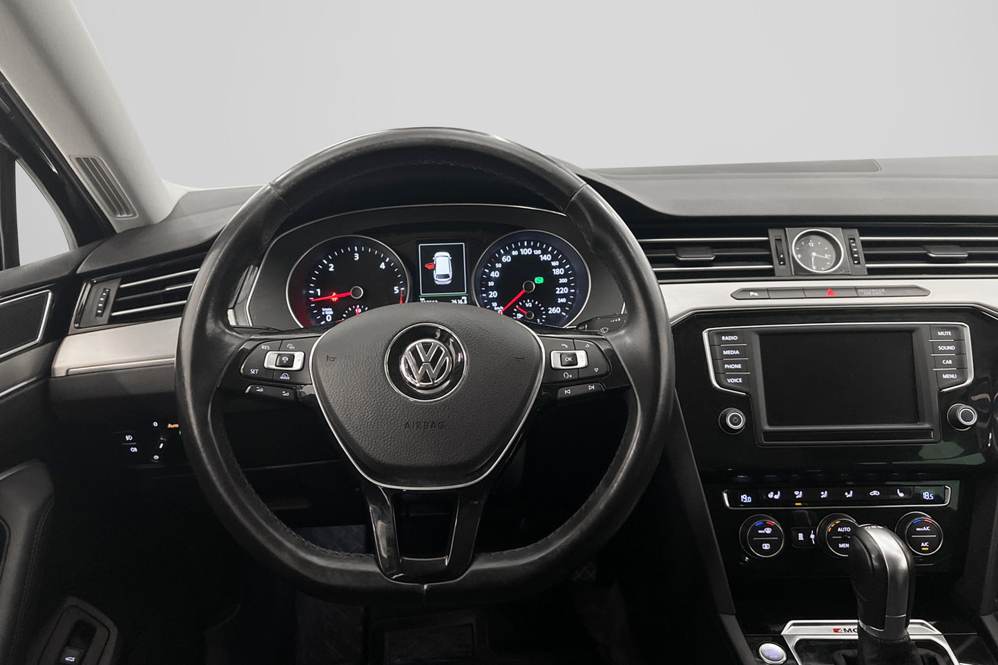 Volkswagen Passat 4M 190hk Värmare Skinn Keyless Drag