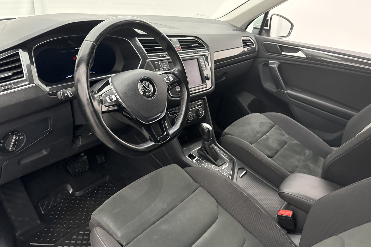 Volkswagen Tiguan 2.0 TDI 4M 190hk R-Line Värm Cockpit Drag