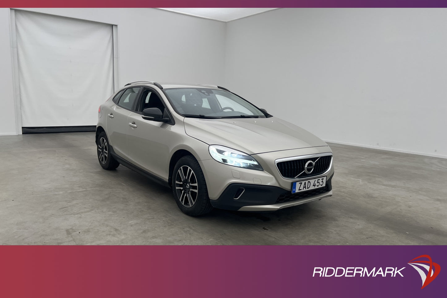 Volvo V40 Cross Country D2 120hk Momentum VOC D-Värm Drag