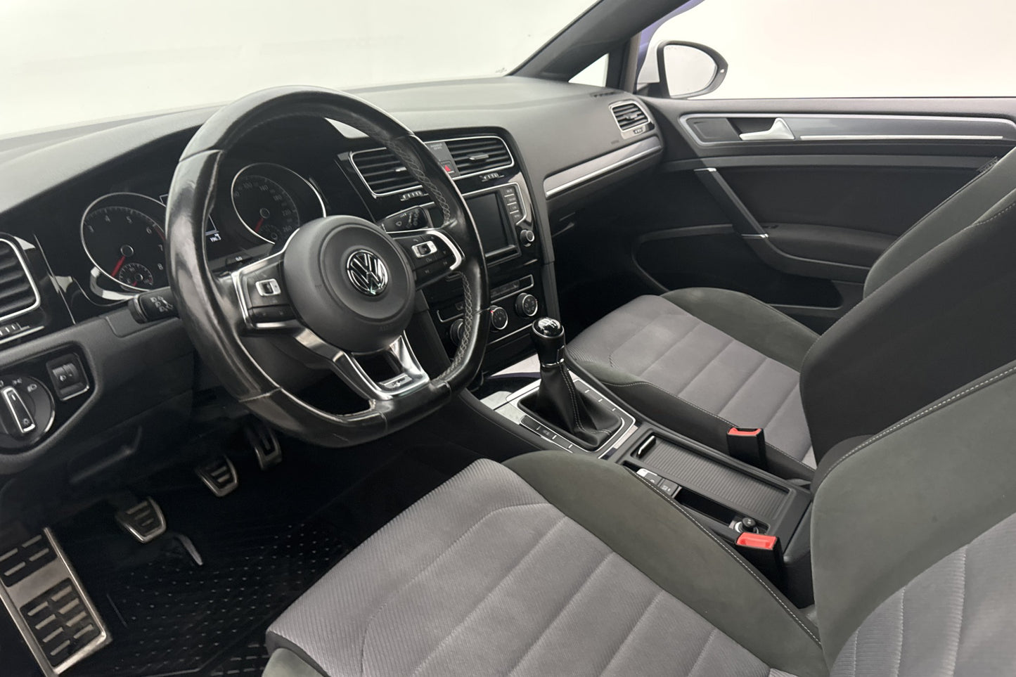 Volkswagen Golf 1.4 TSI 150hk R-Line CarPlay Adp-Farthållare