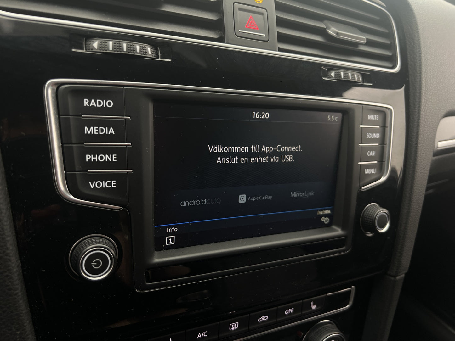 Volkswagen Golf TSI 150hk R-Line Highline Plus Värm Carplay