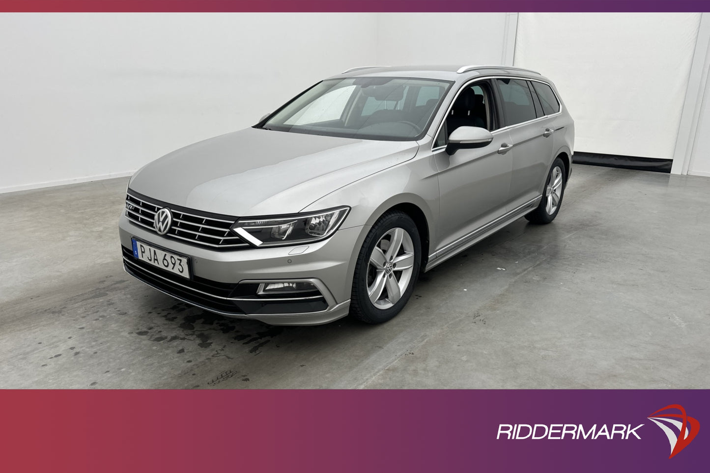 Volkswagen Passat 2.0 TSI 220hk R-Line Värmare Kamera Drag