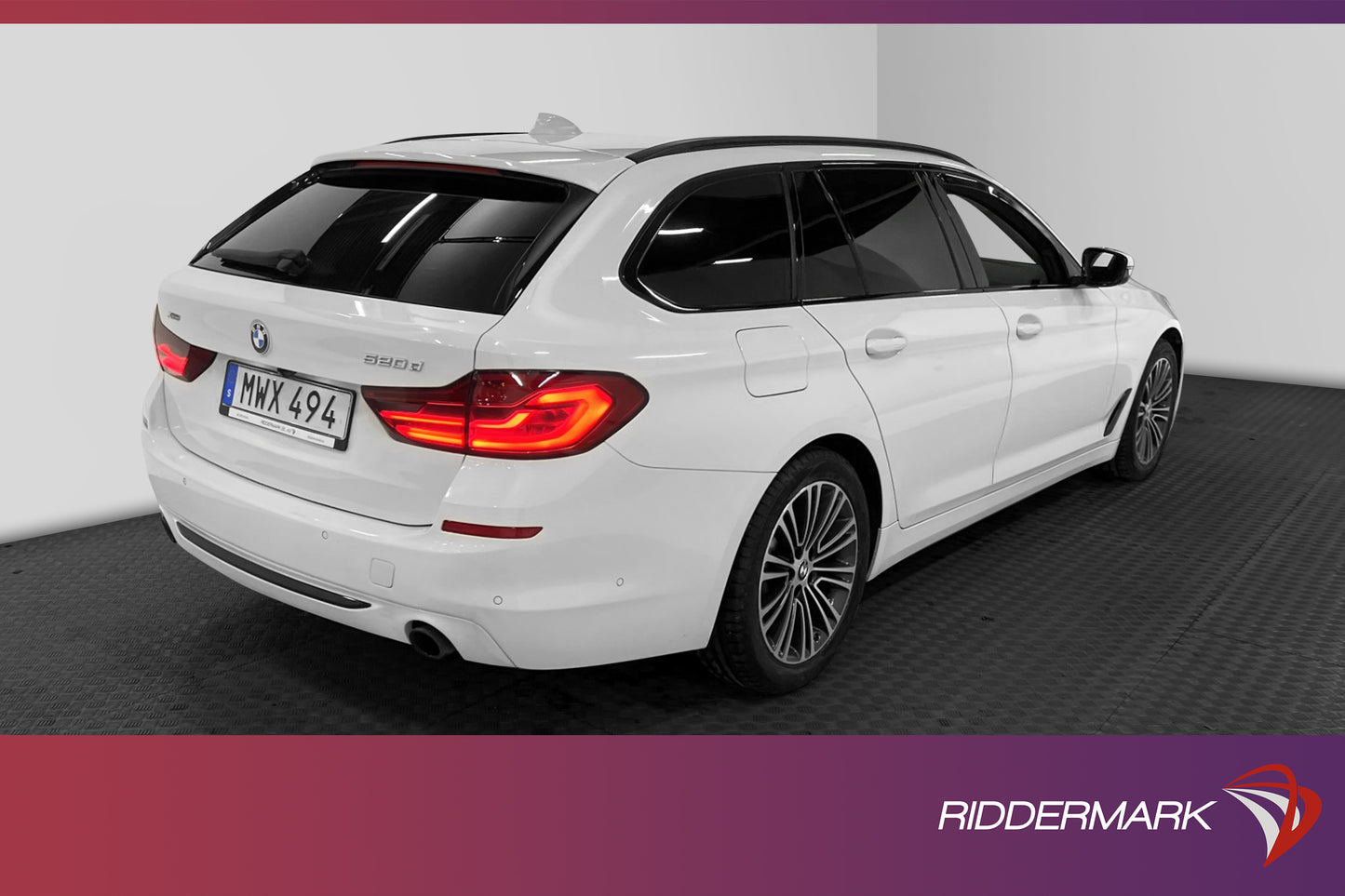 BMW 520d xDrive Touring 190hk Sport line HiFi Läder B.Kamera