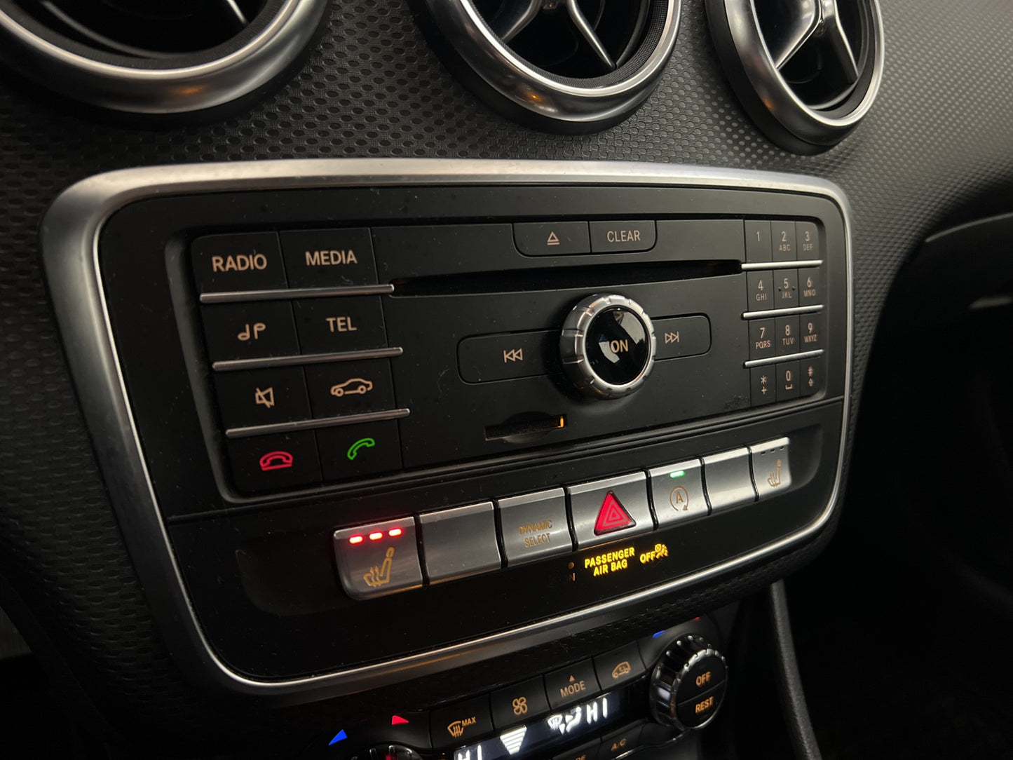 Mercedes-Benz A 180 122hk AMG Kamera CarPlay Välservad