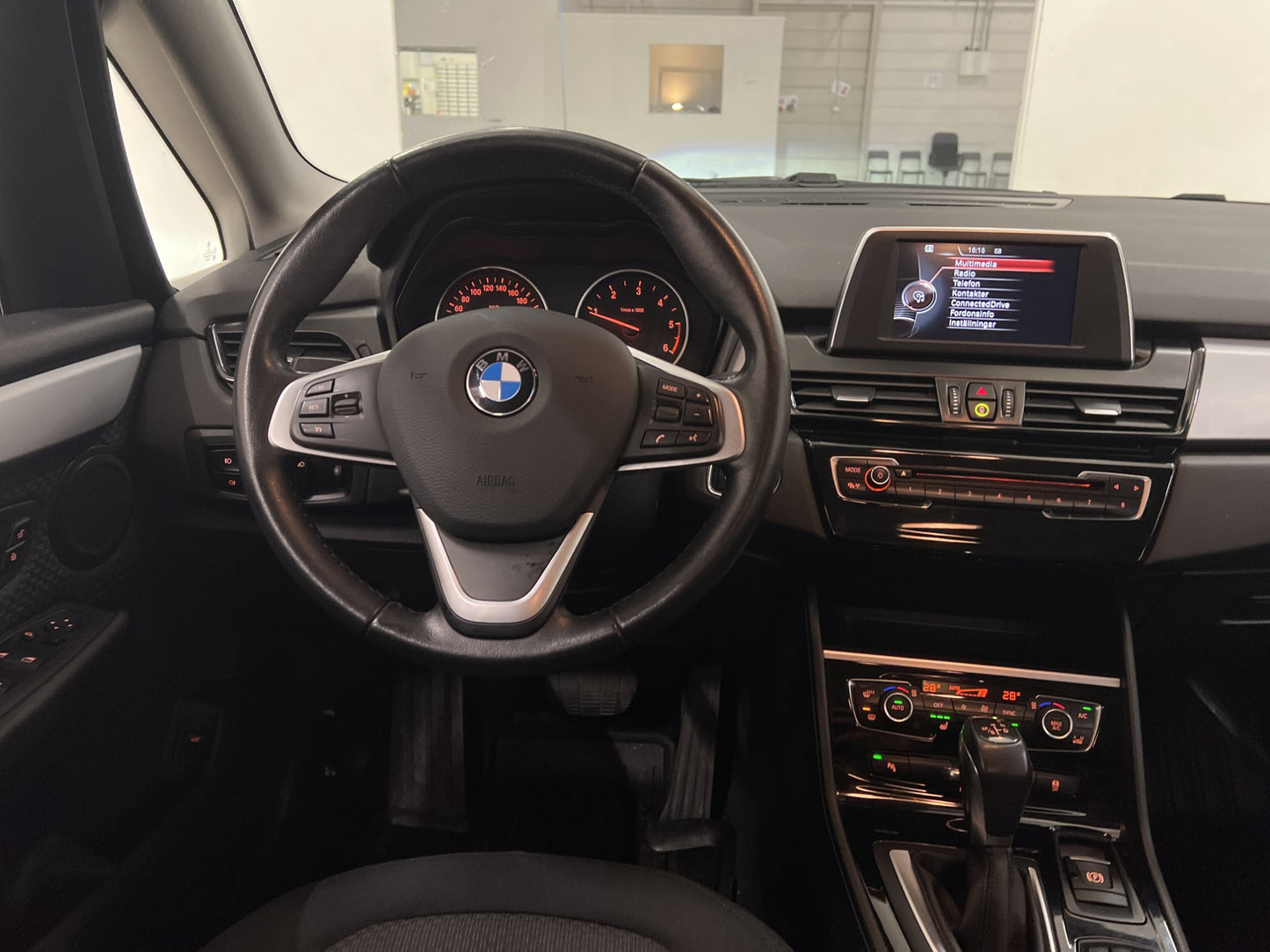 BMW 218d Active Tourer 150hk Advantage Kamera Drag Välservad