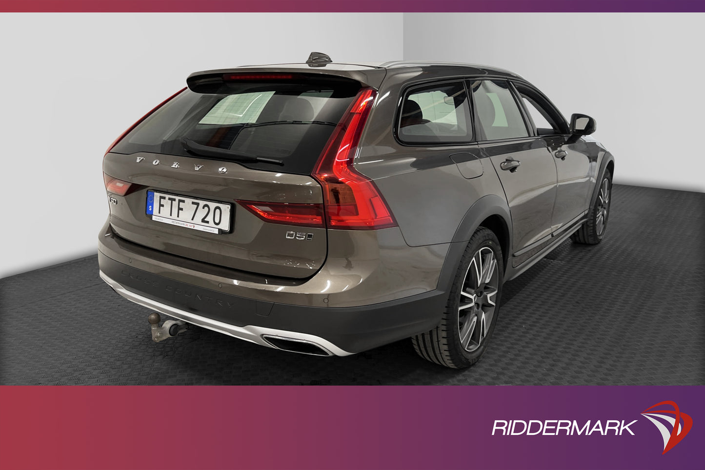 Volvo V90 CC D5 AWD 235hk PRO VOC Pano Värmare Kamera Drag