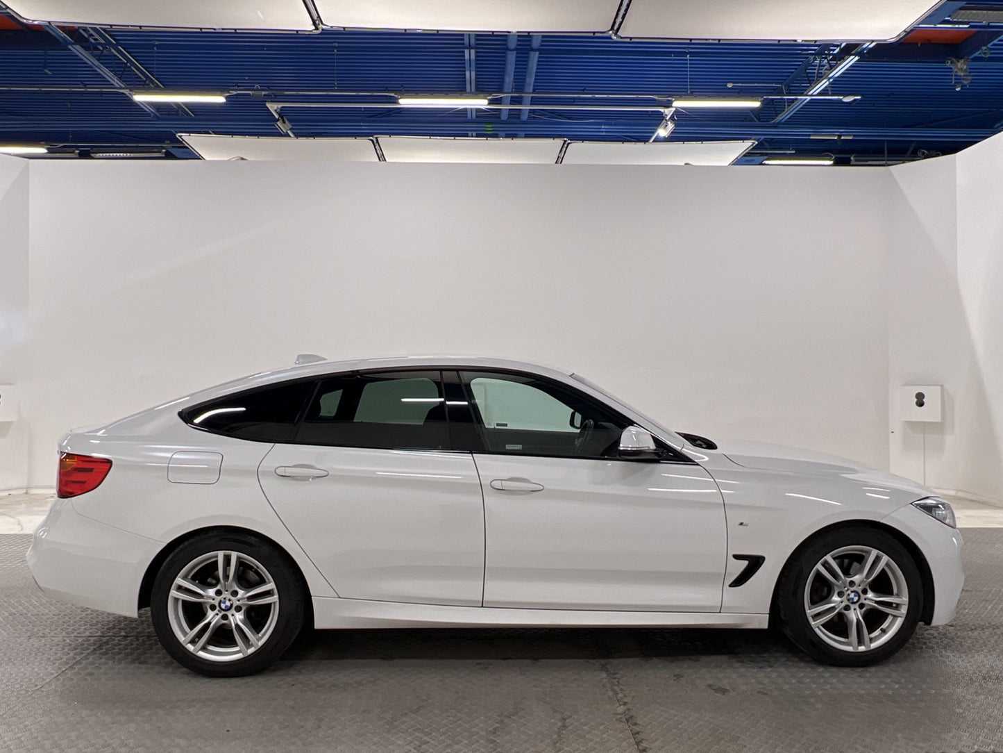 BMW 320 d Gran Turismo 190hk M Sport Värmare PDC Drag