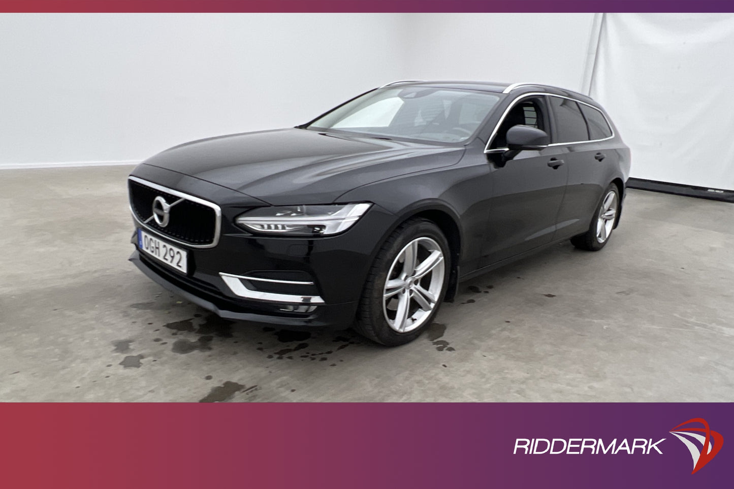 Volvo V90 D5 AWD Advanced VOC Värm Navi BLIS CarPlay Drag