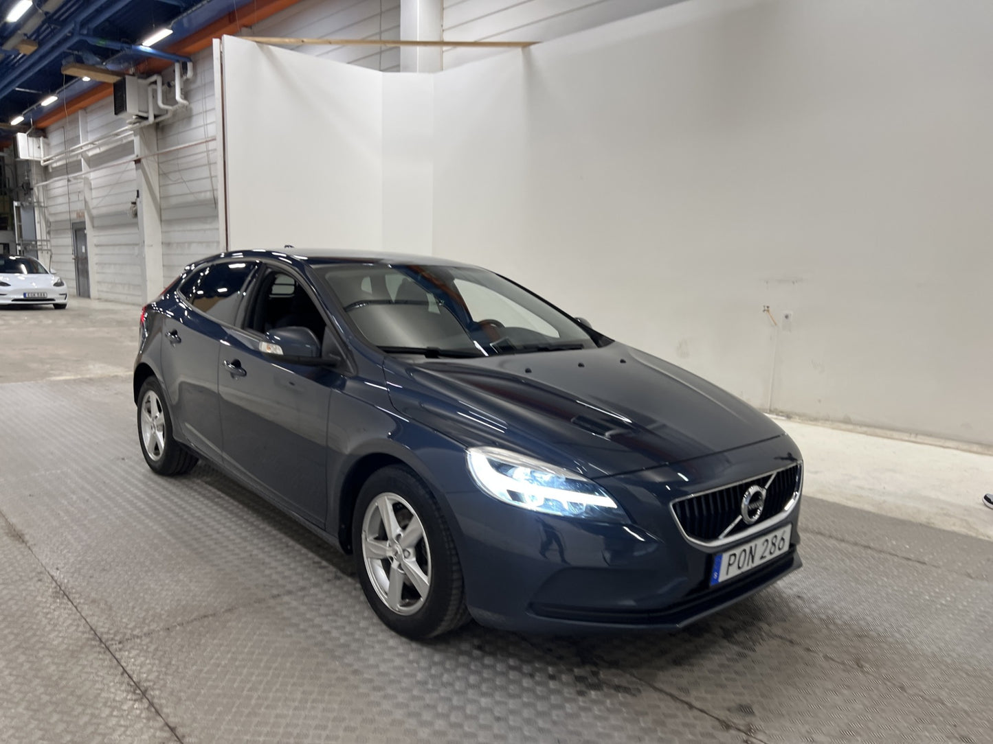 Volvo V40 T2 122hk P-Värmare VOC Lågmilad Nyservad