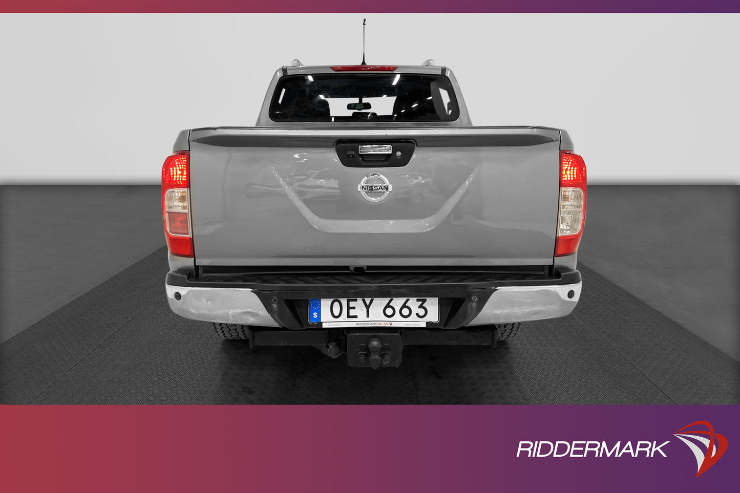 Nissan Navara Tekna 2.3dCi 4WD Dragkrok Skinn MOMS 1-ÄGARE