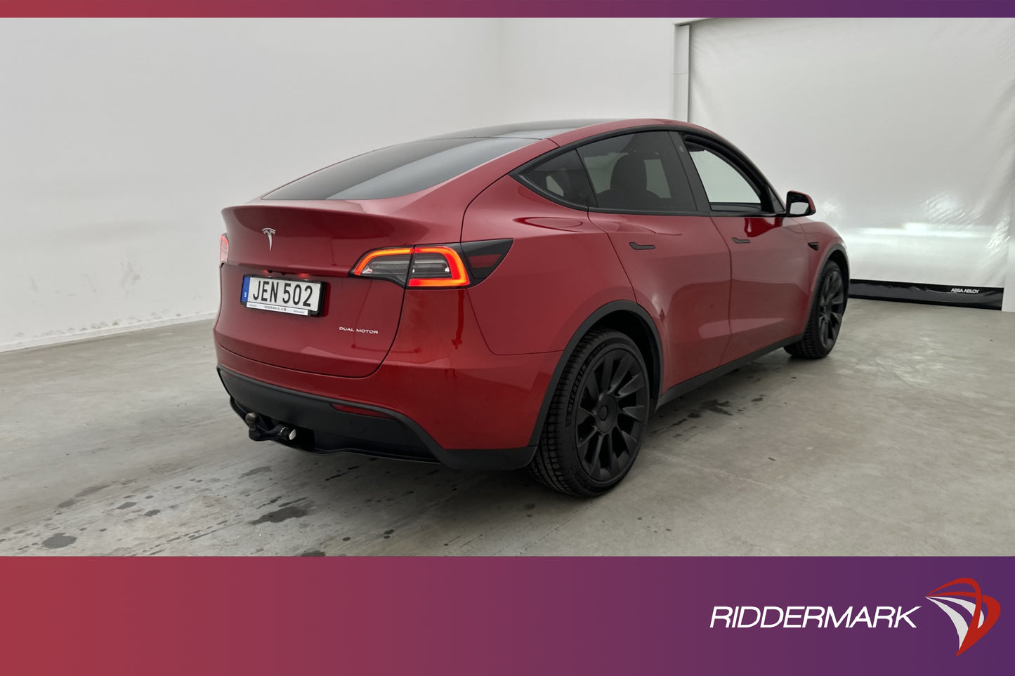 Tesla Model Y Long Range AWD Svensksåld Drag AP MOMS