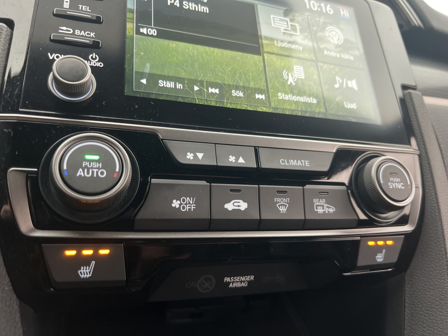 Honda Civic 1.0 126hk Elegance Kamera CarPlay Navi Välservad