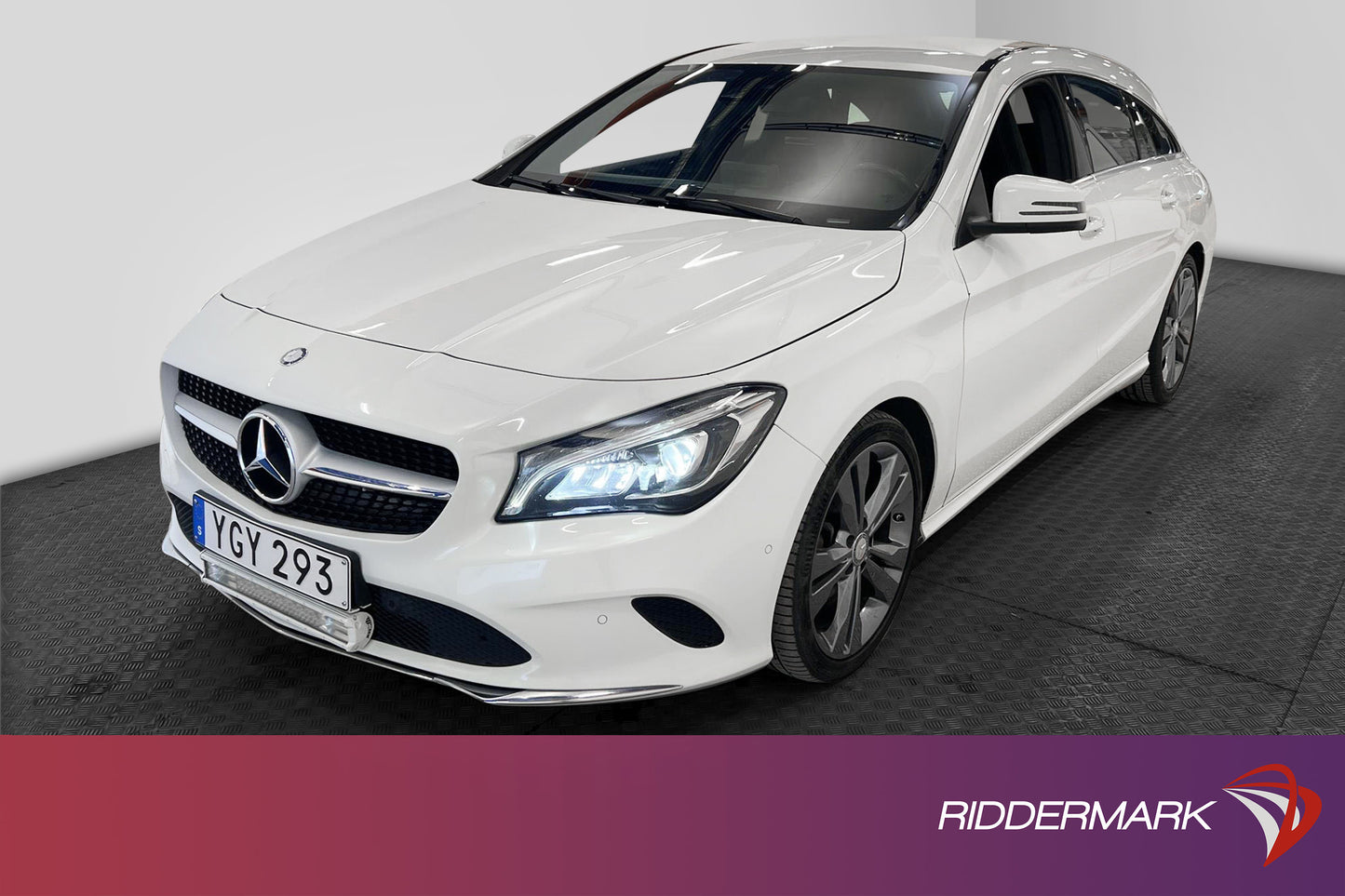 Mercedes-Benz CLA 200 d 4M 136hk AMG Halvskinn B-kamera