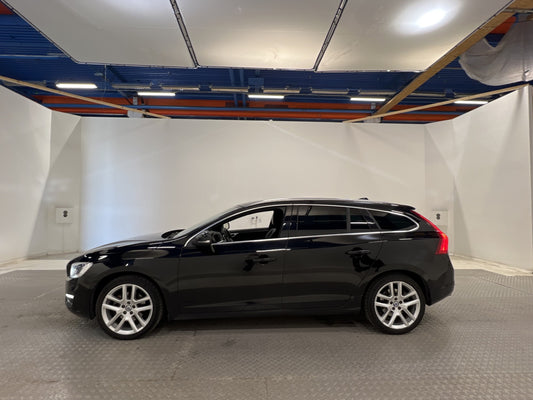 Volvo V60 T5 245hk Summum VOC Navi B-Kam B-Värm Drag Skinn