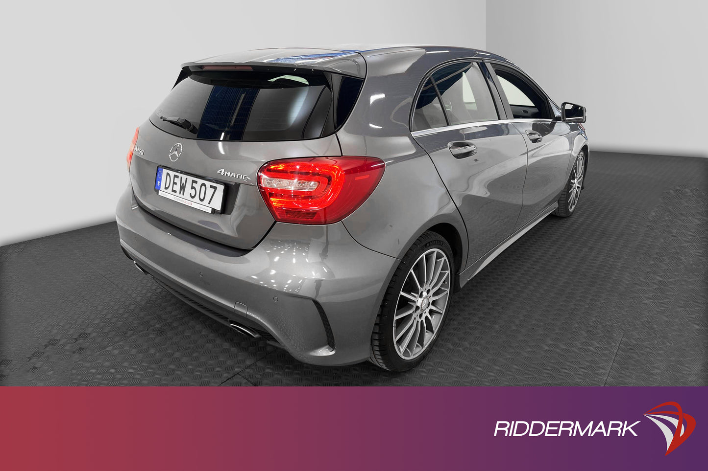 Mercedes-Benz A 250 4Matic 211hk AMG Sport Pano Navi Välserv