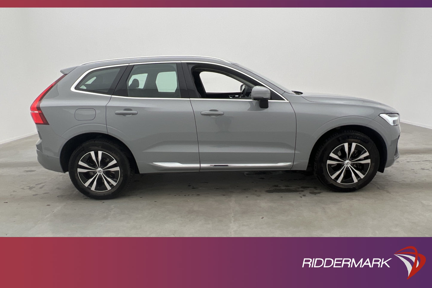 Volvo XC60 Recharge T6 AWD Core Bright Pano  360° Skinn Drag