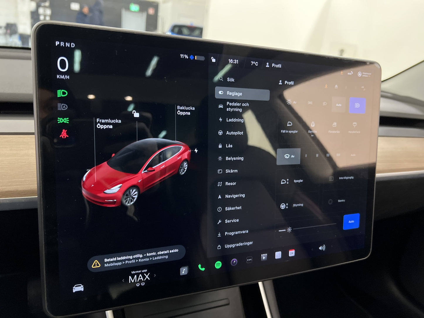 Tesla Model 3 Long Range AWD 440hk Autopilot Svensksåld