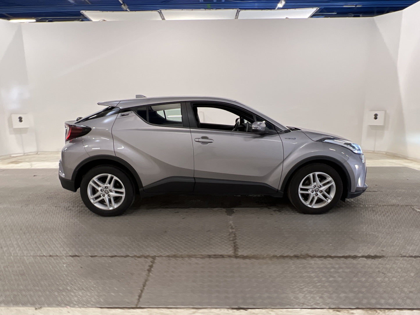 Toyota C-HR Hybrid CVT 122hk B-Kam 360kr Skatt 0,38L/mil