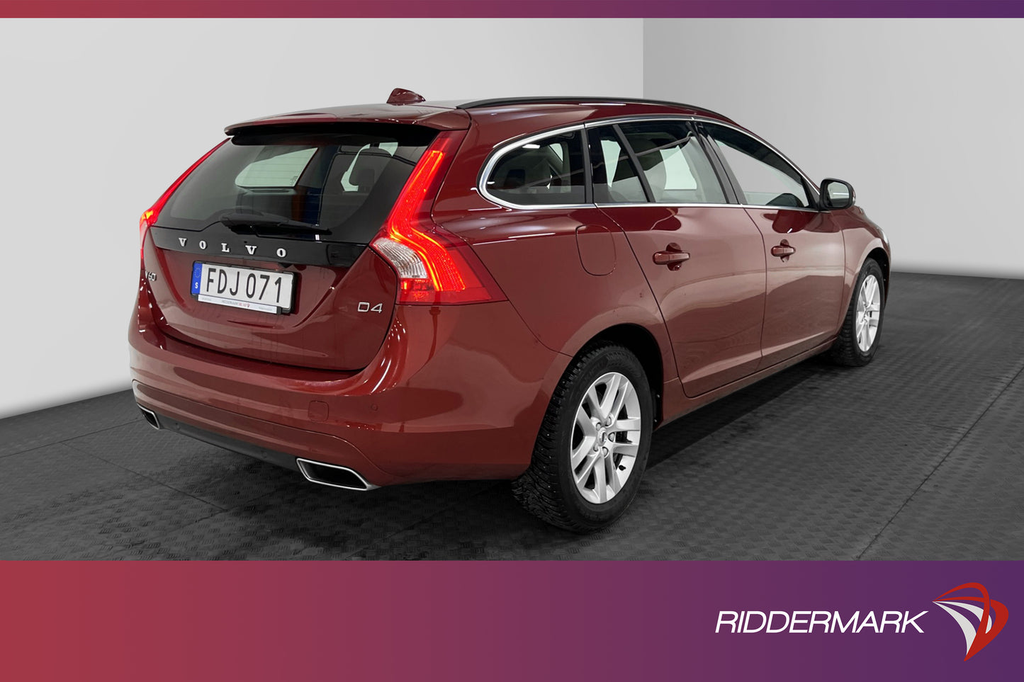 Volvo V60 D4 190hk Momentum D-värm VOC B-kamera Skinn Navi