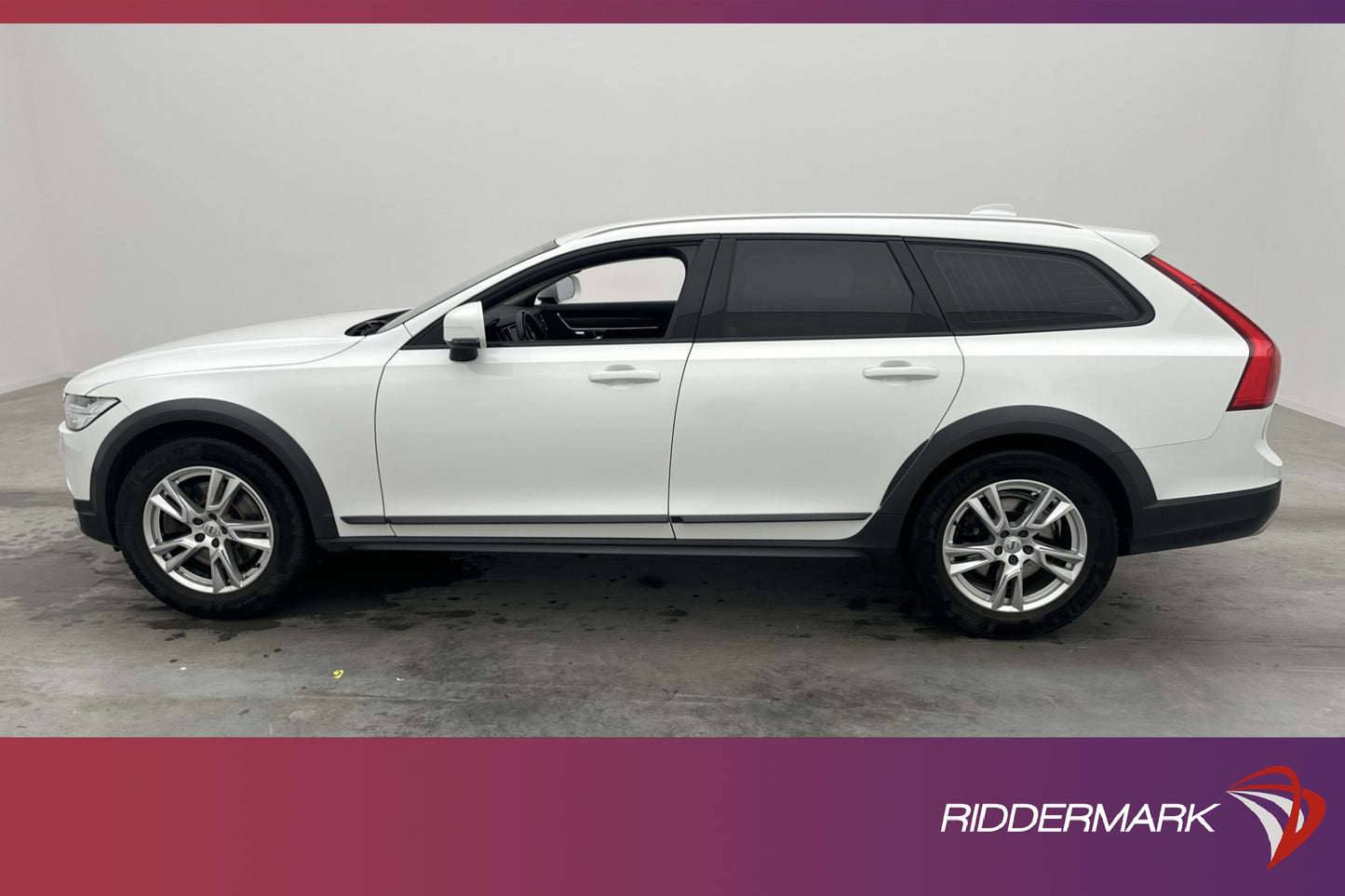 Volvo V90 Cross Country D4 AWD Momentum VOC D-Värmare Drag