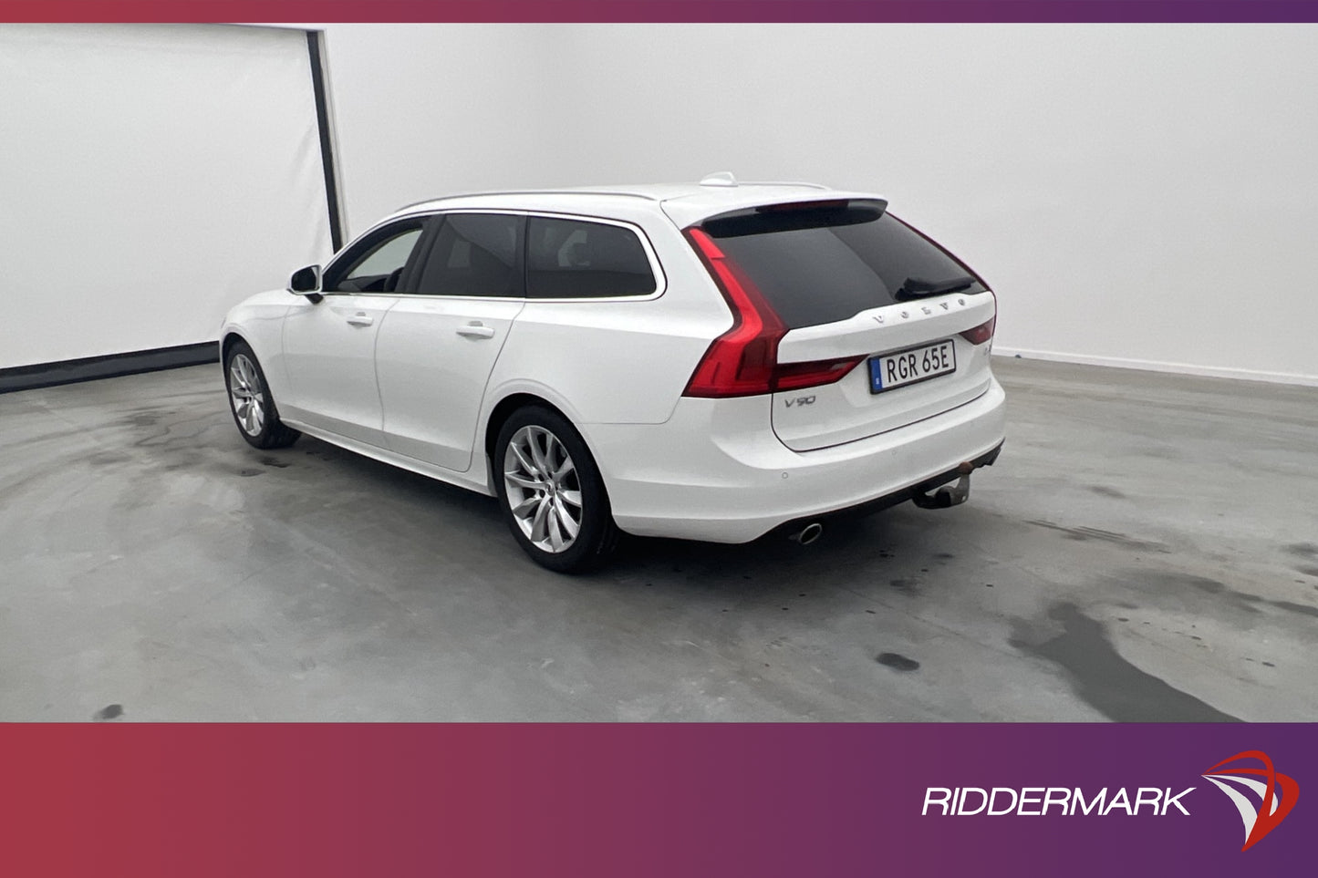 Volvo V90 D4 AWD 190hk VOC Värmare Kamera Keyless Drag MOMS