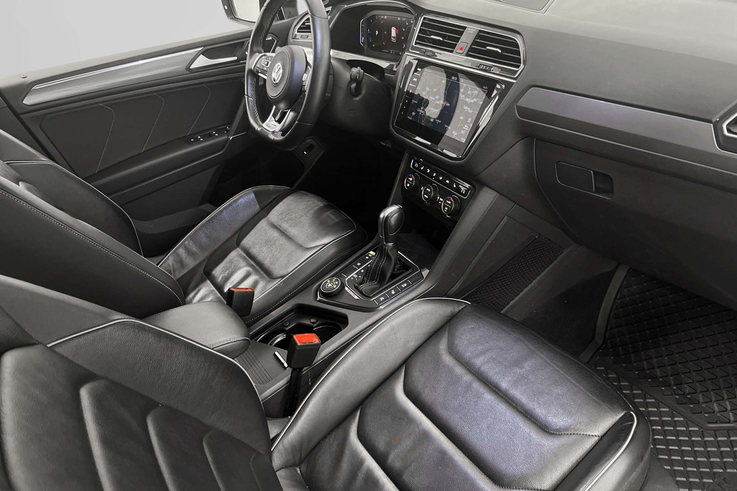 Volkswagen Tiguan Allspace TDI 4M R-Line 360° D-Värm Cockpit