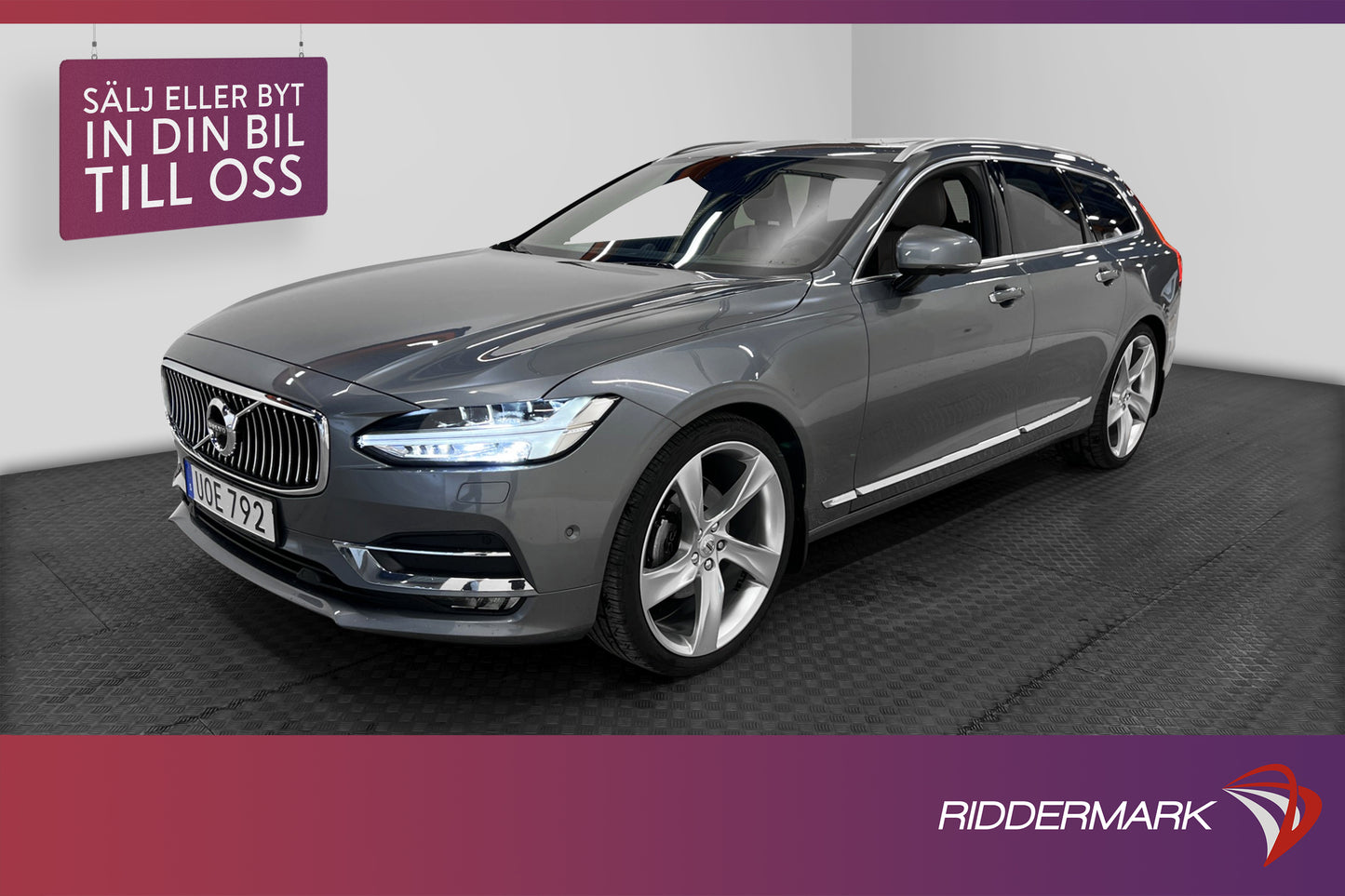 Volvo V90 D5 AWD Inscription D-Värm Pano B&W Skinn 360° HuD