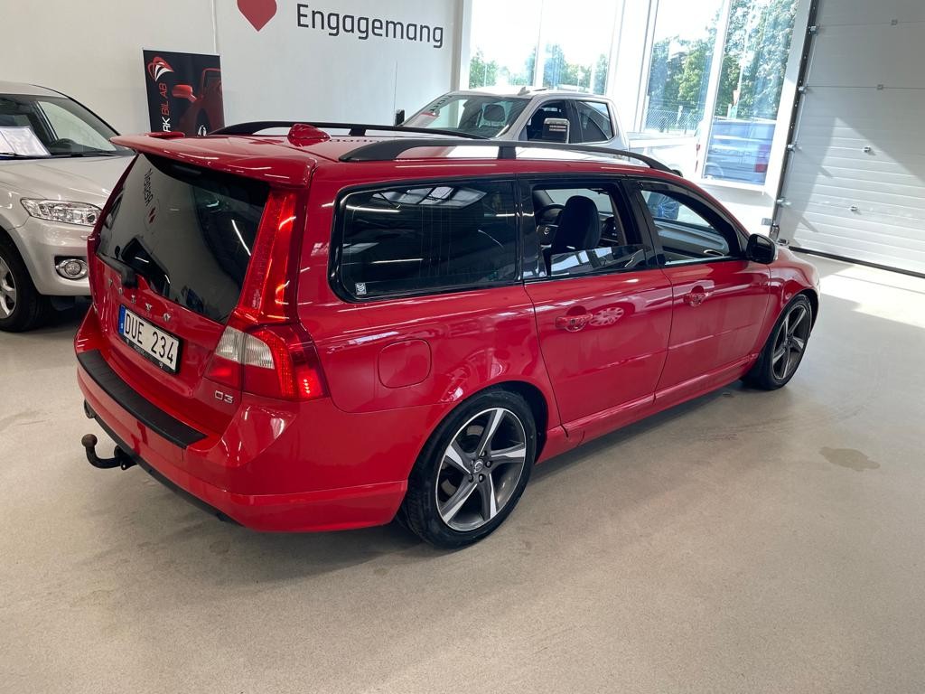 Volvo V70 D3 136 hk R Design Skinn Lucka Drag Värmare VOC