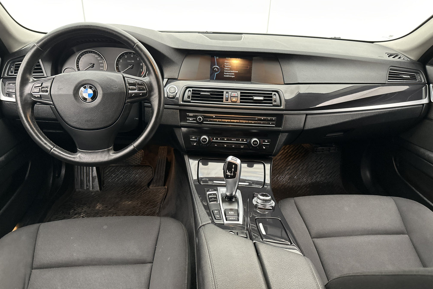 BMW 528i xDrive 245hk Sensorer Rails Dragkrok Välservad