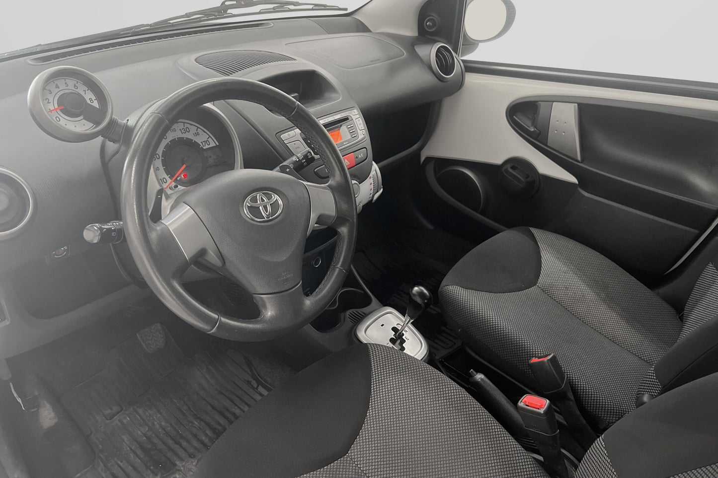 Toyota Aygo 1.0 VVT-i MultiMode 68hk 360kr Skatt Välservad