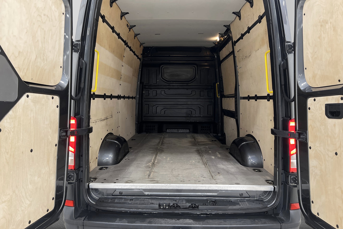 Volkswagen Crafter L2H2 2.0 177hk 4Motion D-Värm Drag MOMS