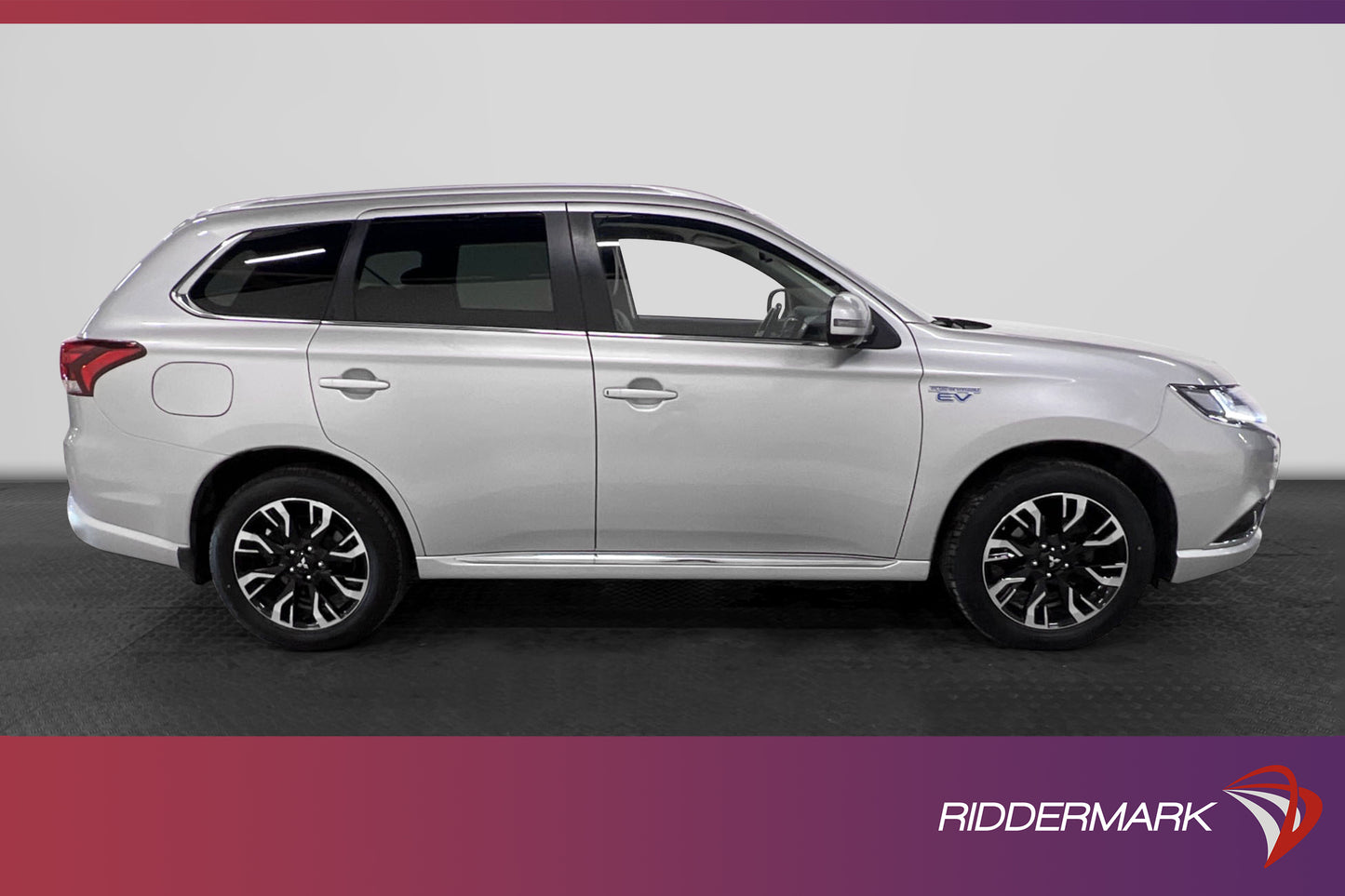 Mitsubishi Outlander  P-HEV 2.0 4WD Business 360° Drag Skinn