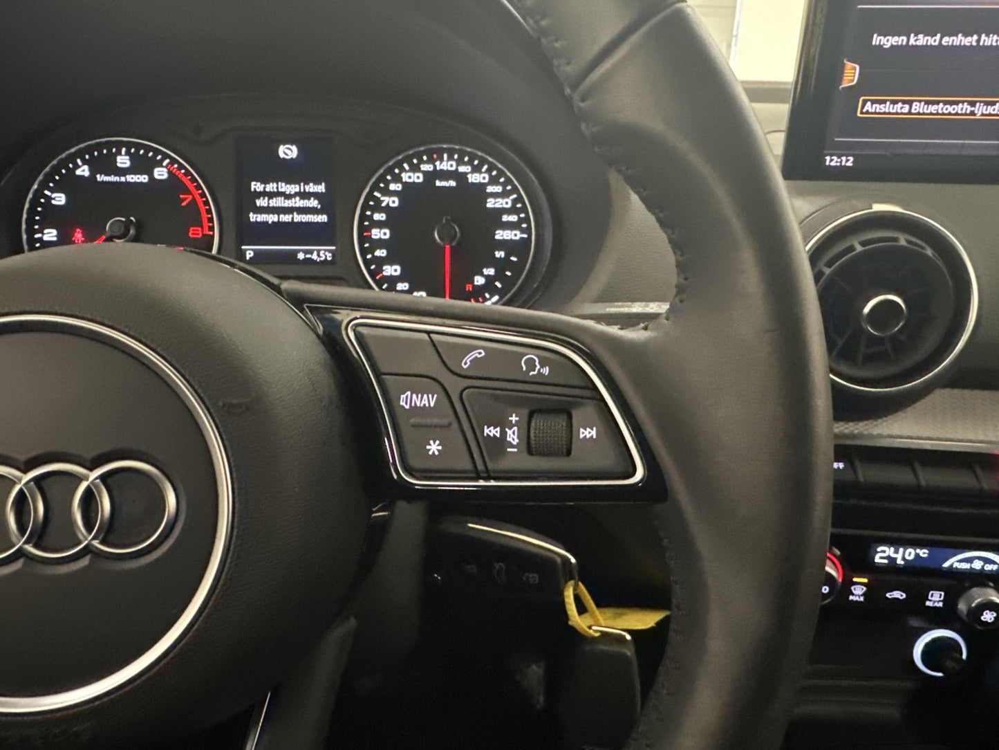 Audi Q2 35 TFSI 150hk Proline Sensorer CarPlay Välservad