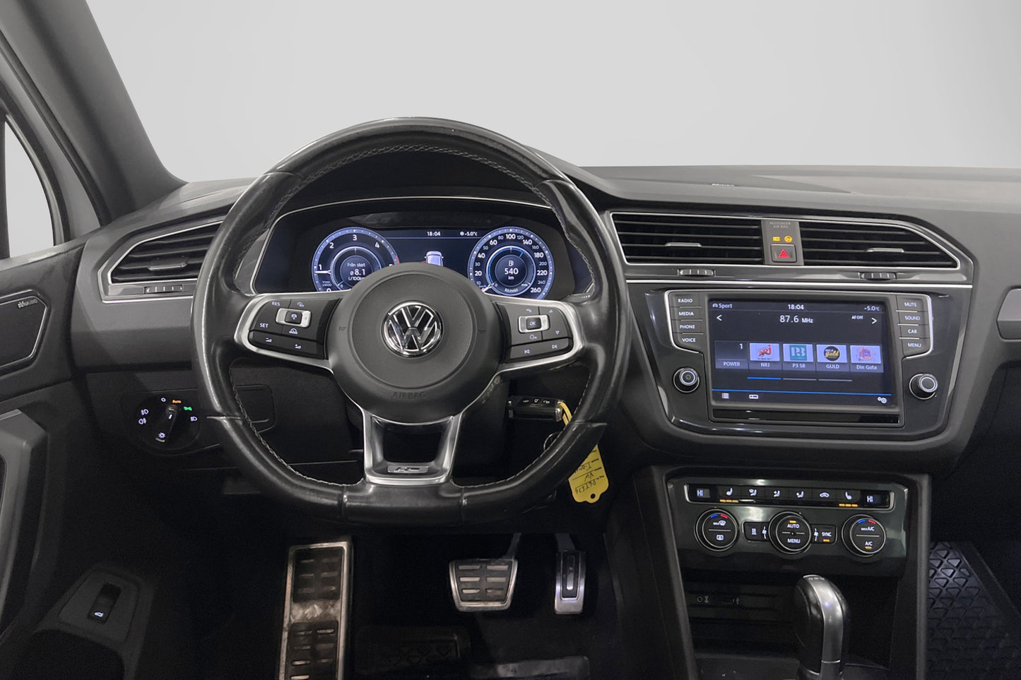 Volkswagen Tiguan 4M 190hk R-line Cockpit Pano Värm Dynaudio