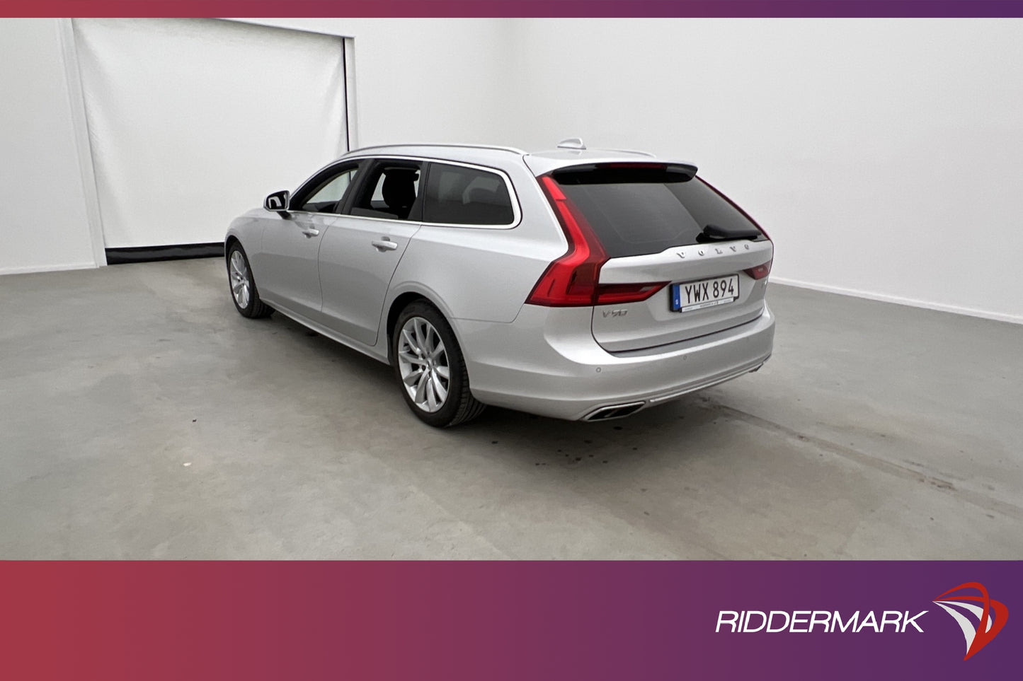 Volvo V90 D4 190hk Momentum Adv Navi Värm Keyless Rattvärme